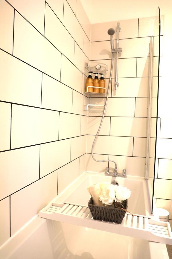Amprenta Apartment - Gorgeous Interior Designed 1 Bedroom Home Bournemouth Bagian luar foto