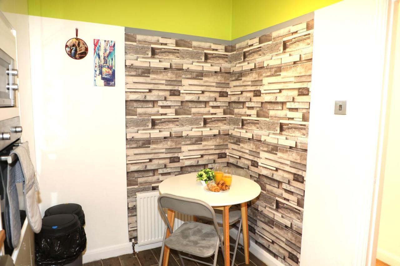 Amprenta Apartment - Gorgeous Interior Designed 1 Bedroom Home Bournemouth Bagian luar foto