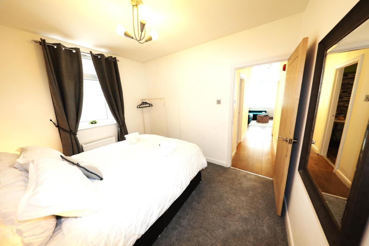 Amprenta Apartment - Gorgeous Interior Designed 1 Bedroom Home Bournemouth Bagian luar foto